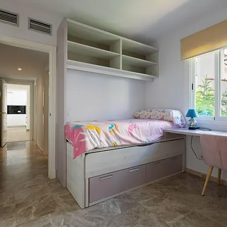 Puerto Banus Chic Spacious Modern 3 Bedrooms 2 Bathrooms Golf Pool דירה *