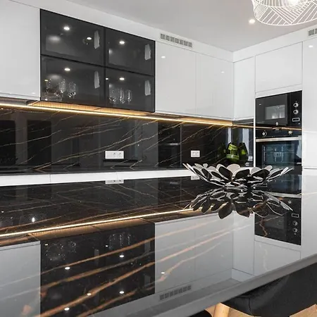Puerto Banus Chic Spacious Modern 3 Bedrooms 2 Bathrooms Golf Pool דירה מארבלה