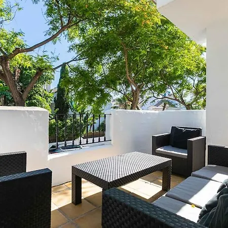 Puerto Banus Chic Spacious Modern 3 Bedrooms 2 Bathrooms Golf Pool דירה