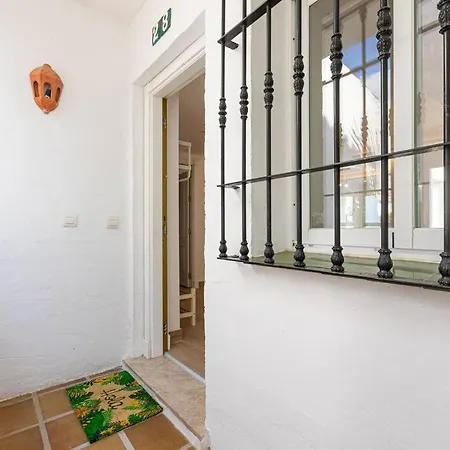 Puerto Banus Chic Spacious Modern 3 Bedrooms 2 Bathrooms Golf Pool דירה מארבלה