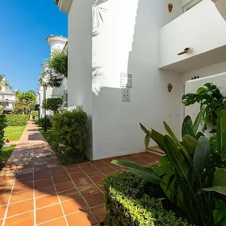 Puerto Banus Chic Spacious Modern 3 Bedrooms 2 Bathrooms Golf Pool * מארבלה