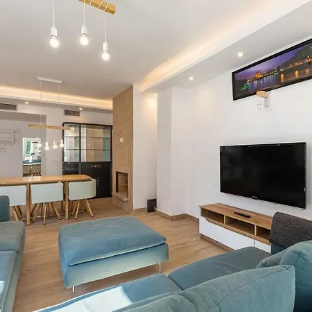 Puerto Banus Chic Spacious Modern 3 Bedrooms 2 Bathrooms Golf Pool