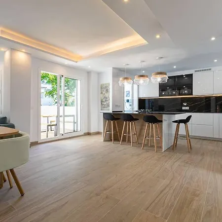 Puerto Banus Chic Spacious Modern 3 Bedrooms 2 Bathrooms Golf Pool מארבלה
